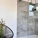Exklusives City-apartment Im Herzen Oldenburgs Mit Balkon Und Parkplatz A36 *