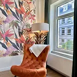 Exklusives City-apartment Im Herzen Oldenburgs Mit Balkon Und Parkplatz A36 * Oldenbourg