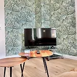 Appartement Exklusives City-apartment Im Herzen Oldenburgs Mit Balkon Und Parkplatz A36 *
