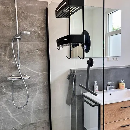 Exklusives City-apartment Im Herzen Oldenburgs Mit Balkon Und Parkplatz A36 Apartment *