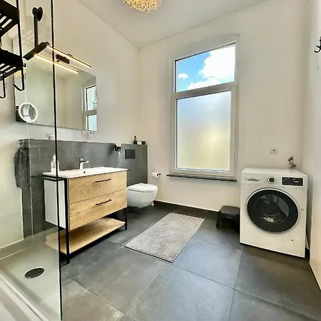Exklusives City-apartment Im Herzen Oldenburgs Mit Balkon Und Parkplatz A36 Apartment