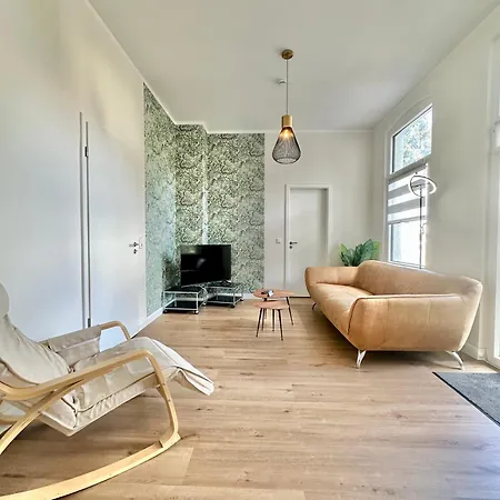 Exklusives City-apartment Im Herzen Oldenburgs Mit Balkon Und Parkplatz A36 * Oldenburg
