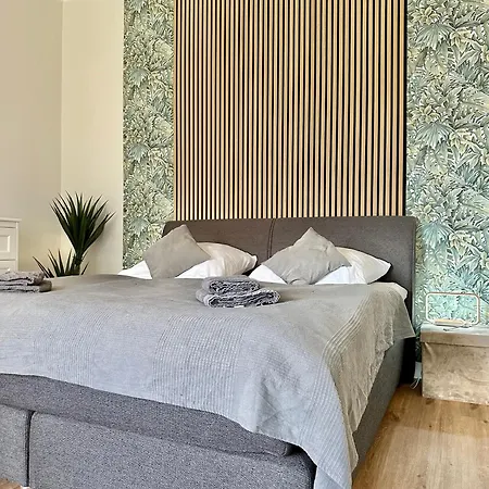 Exklusives City-apartment Im Herzen Oldenburgs Mit Balkon Und Parkplatz A36 Apartment *