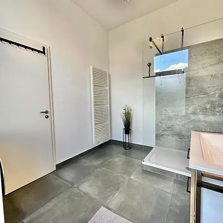 Exklusives City-apartment Im Herzen Oldenburgs Mit Balkon Und Parkplatz A36 Oldenburg