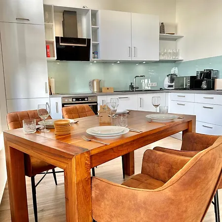 Exklusives City-apartment Im Herzen Oldenburgs Mit Balkon Und Parkplatz A36 Oldenburg