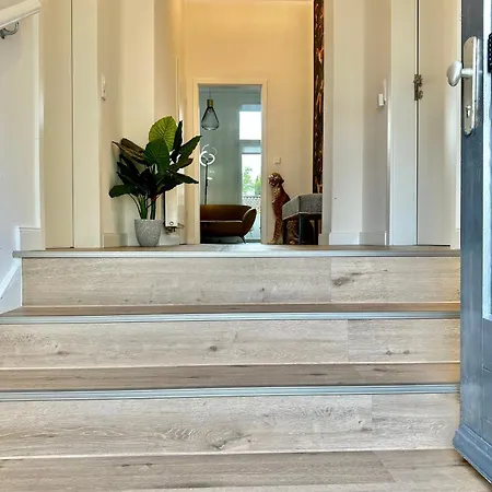 Exklusives City-apartment Im Herzen Oldenburgs Mit Balkon Und Parkplatz A36 Apartment