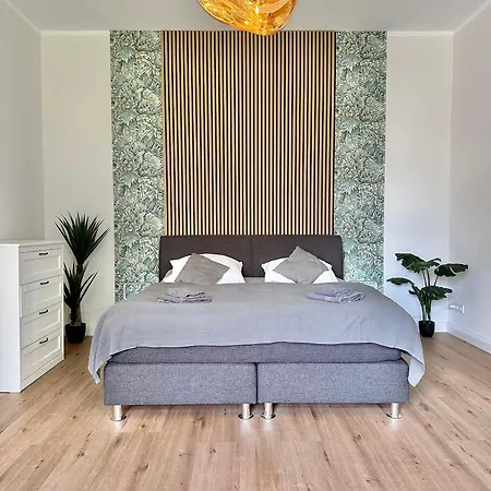 Exklusives City-apartment Im Herzen Oldenburgs Mit Balkon Und Parkplatz A36 Apartment *